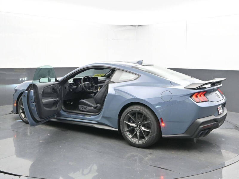 2025 Ford Mustang Dark Horse