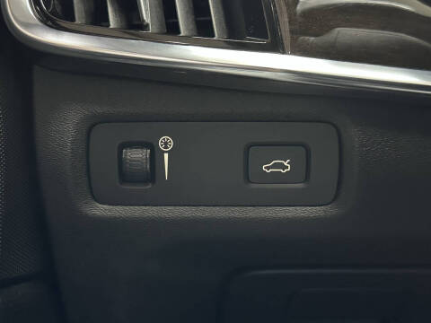 2018 Volvo S90 T5 Momentum