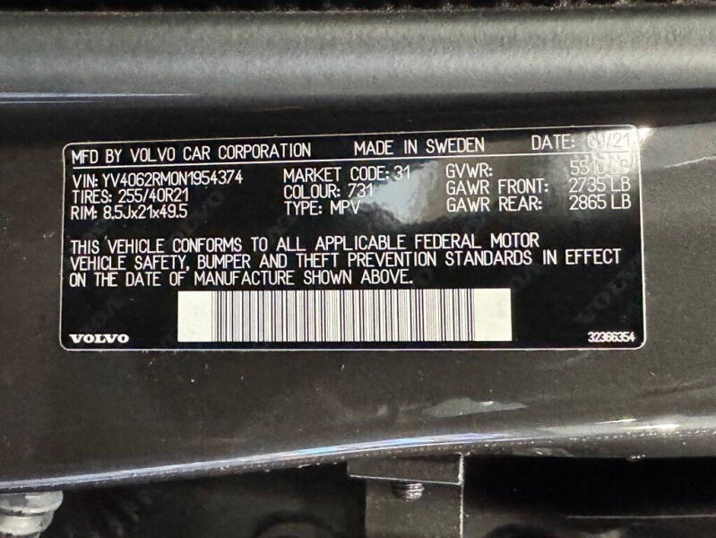 2022 Volvo XC60 B6 R-Design