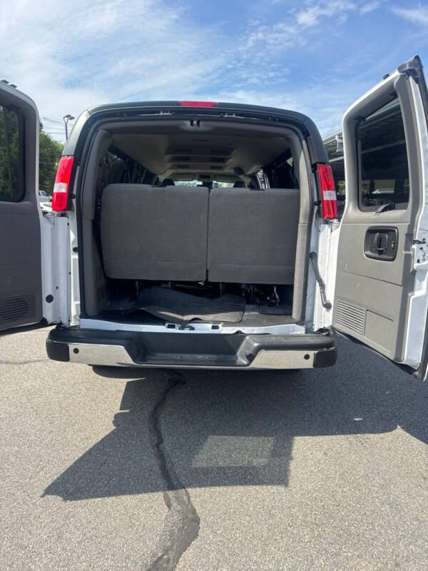2025 Chevrolet Express LT 3500