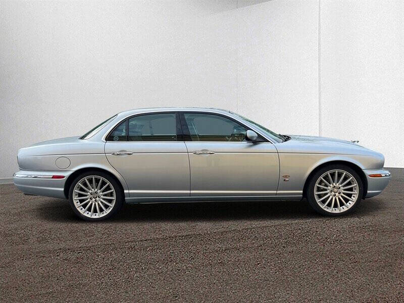 2007 Jaguar XJ Series XJR photo 6