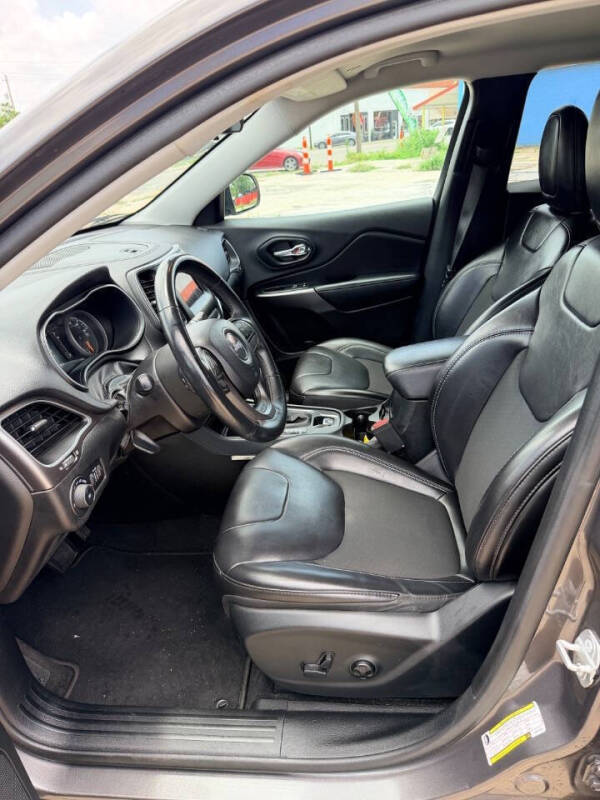 2019 Jeep Cherokee Latitude Plus