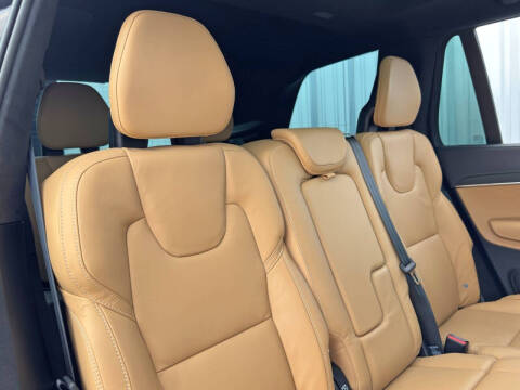 2024 Volvo XC90 Recharge T8 Ultimate Bright Theme 7P