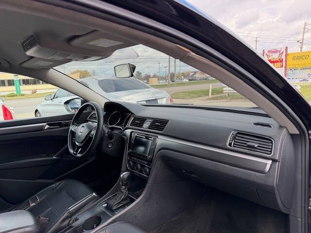 2017 Volkswagen Passat 1.8T R-Line