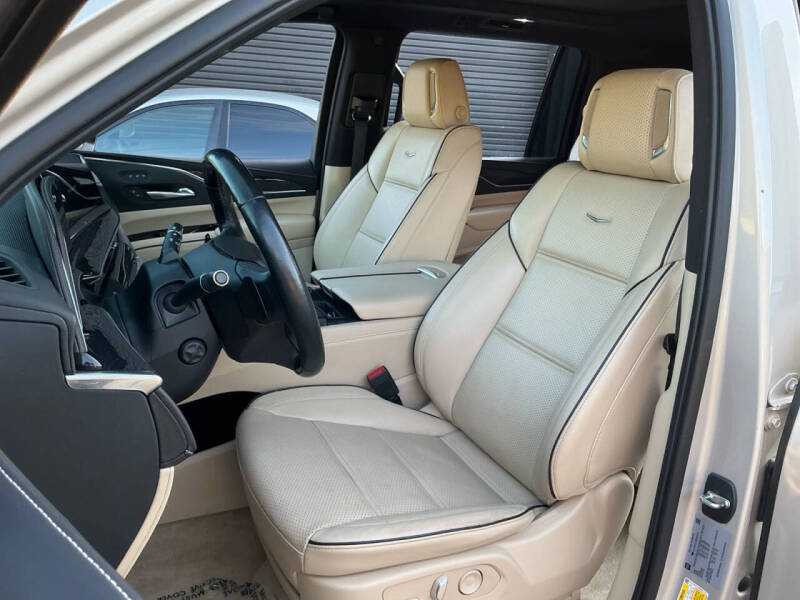 2022 Cadillac Escalade ESV Premium Luxury