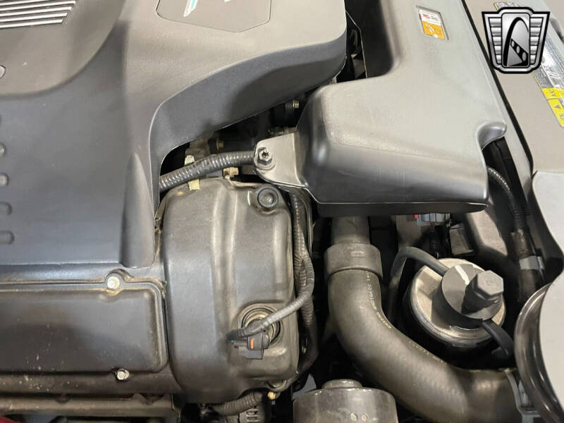 2004 Ford Thunderbird Deluxe