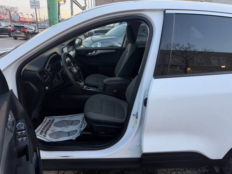 2020 Ford Escape SE