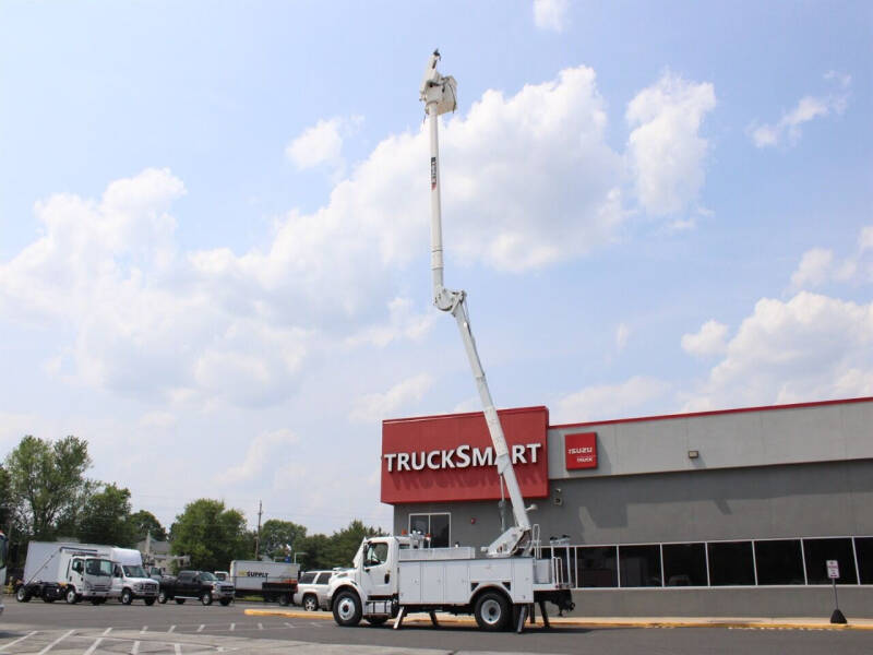2015 Freightliner M2 106