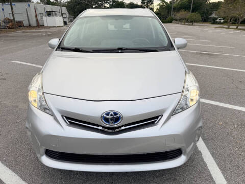 2014 Toyota Prius v Five