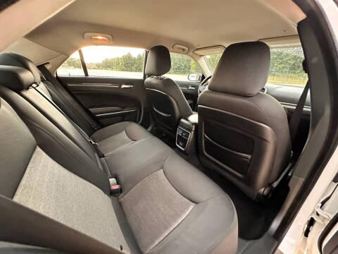 2019 Chrysler 300 Touring