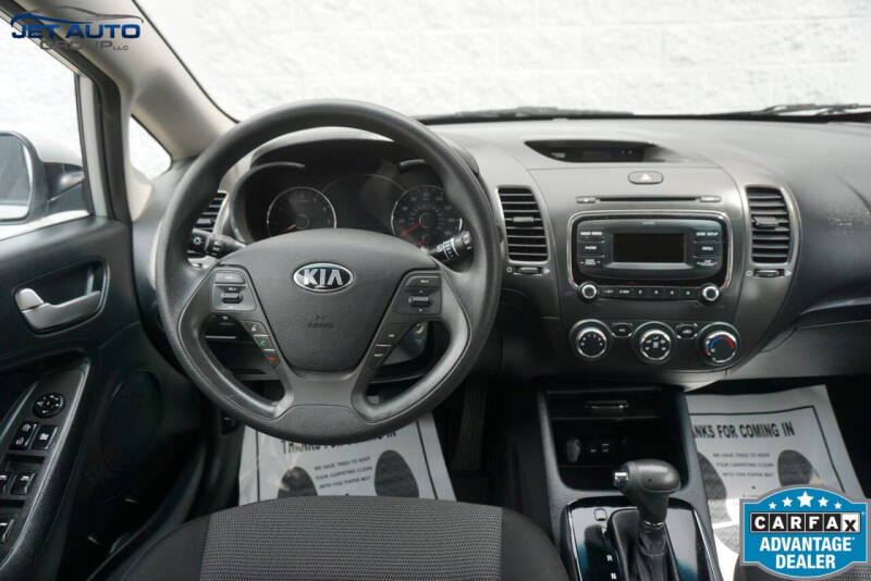 2017 Kia Forte5 LX