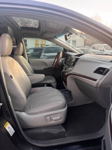 2013 Toyota Sienna XLE 8-Passenger