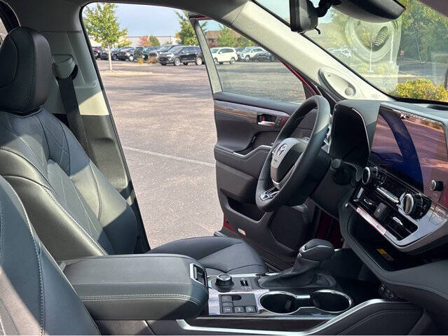 2025 Toyota Highlander Platinum