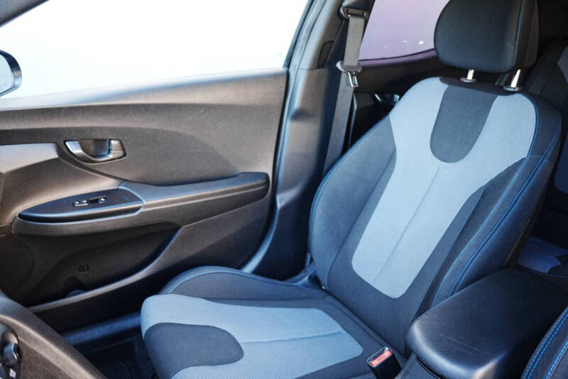 2020 Hyundai Veloster