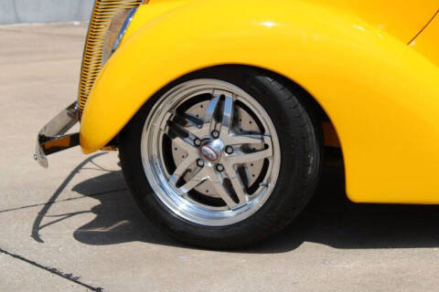 1937 Ford Cabriolet