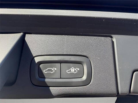 2021 Volvo XC60 T5 Momentum