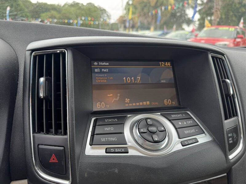 2014 Nissan Maxima