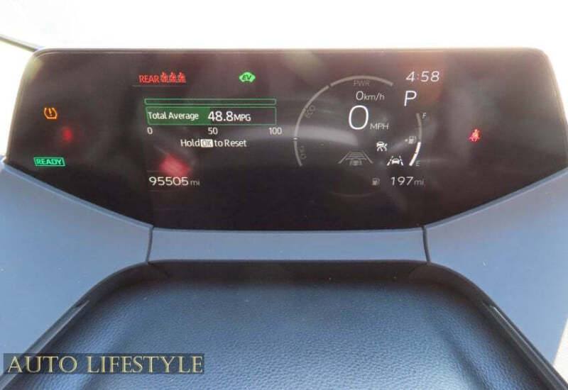 2024 Toyota Prius LE