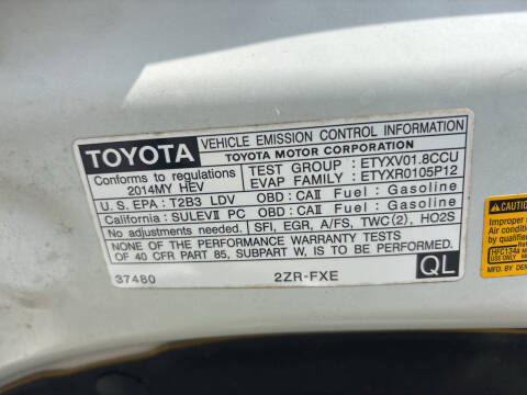 2014 Toyota Prius v Five