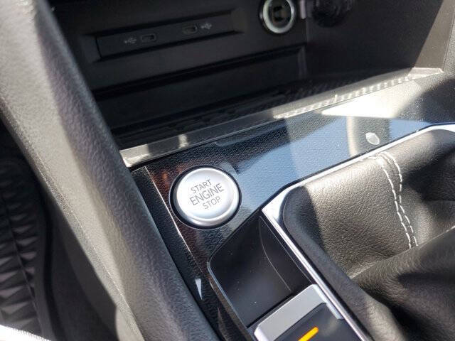 2025 Volkswagen Taos SE