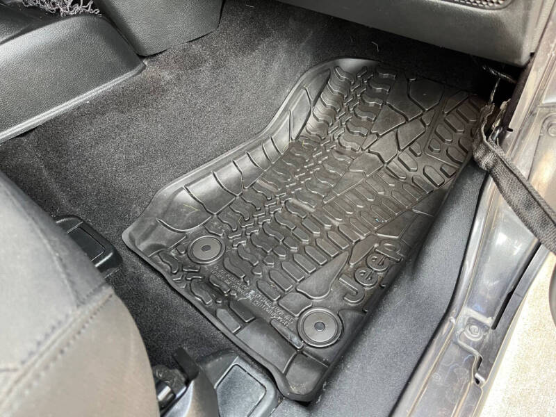 2017 Jeep Wrangler Willys Wheeler