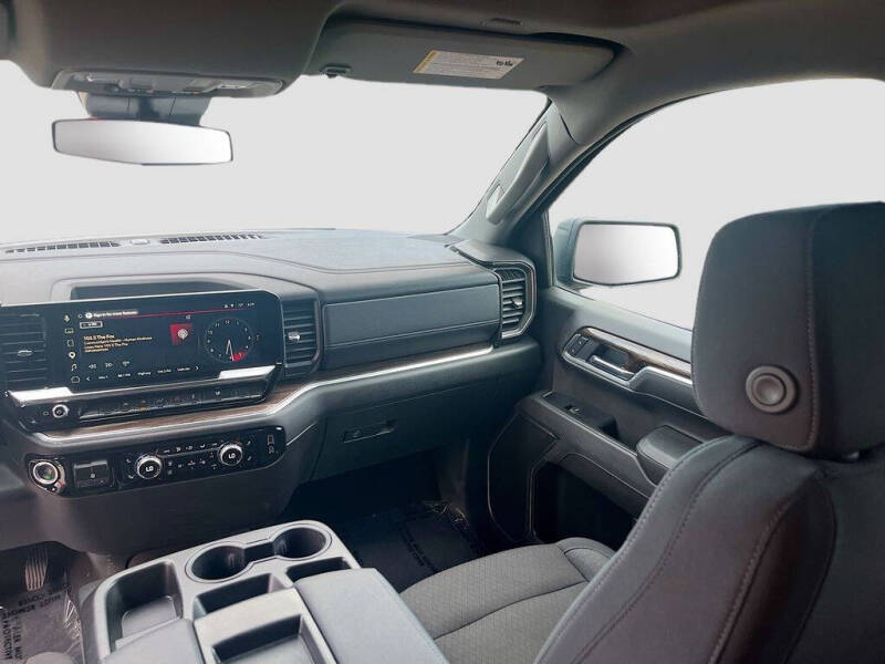 2025 GMC Sierra 1500 Elevation Standard
