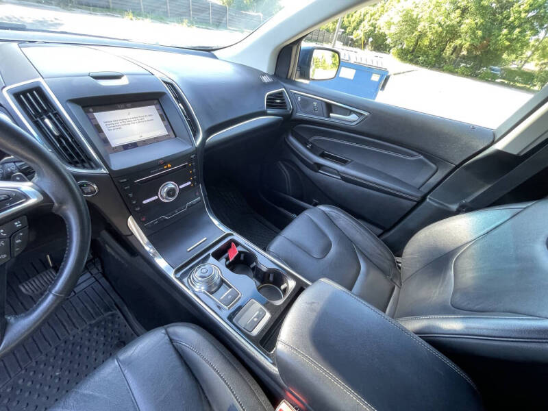 2019 Ford Edge Titanium