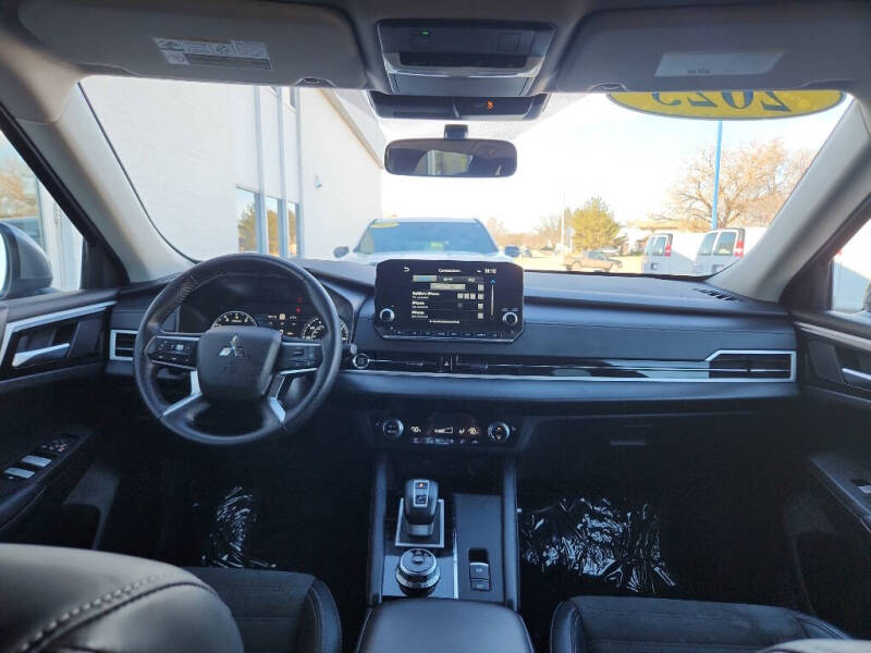 2024 Mitsubishi Outlander