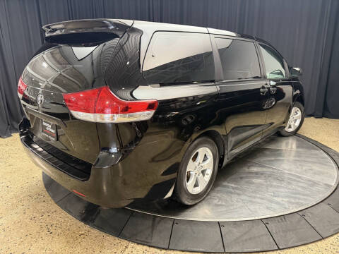 2011 Toyota Sienna Base 7-Passenger