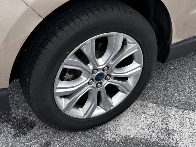 2021 Ford Edge Titanium