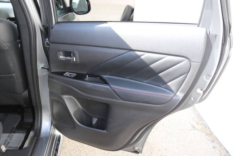 2021 Mitsubishi Outlander PHEV LE