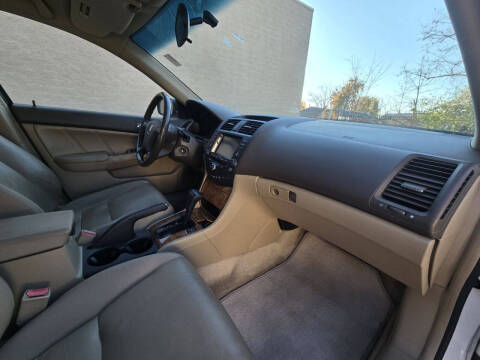 2005 Honda Accord Hybrid w/Navi