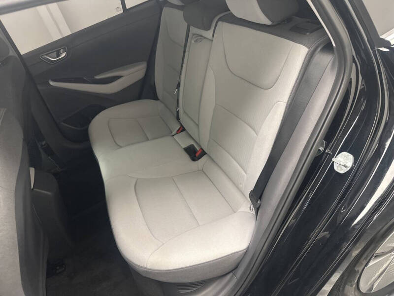 2022 Hyundai Ioniq Hybrid SE