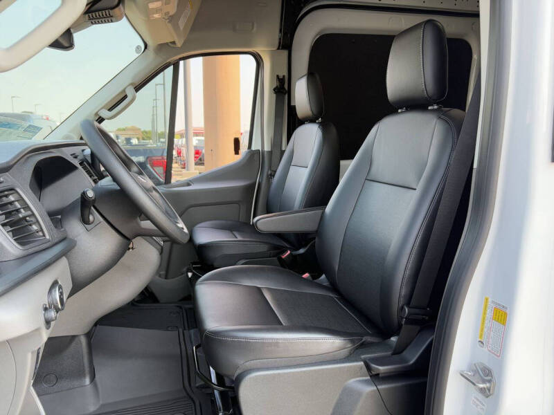 2025 Ford Transit 250