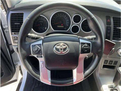 2016 Toyota Sequoia SR5