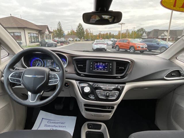 2017 Chrysler Pacifica LX