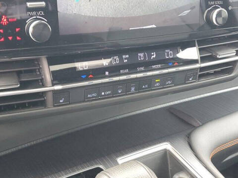 2022 Toyota Sienna XSE 7-Passenger