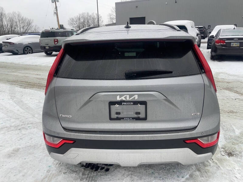 2023 Kia Niro EX