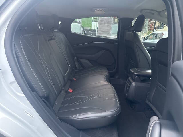 2022 Ford Mustang Mach-E Select