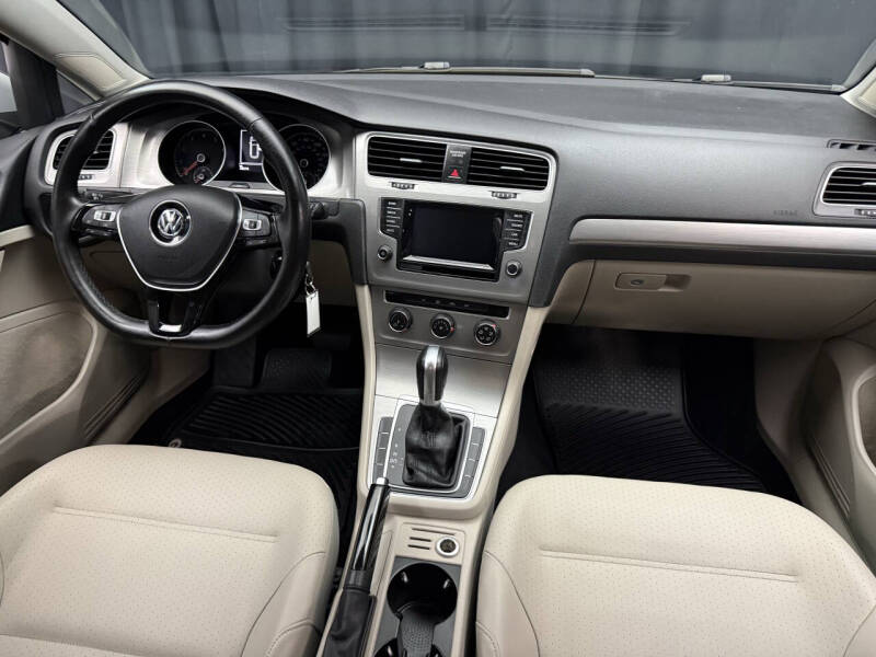 2015 Volkswagen Golf SportWagen TSI SE