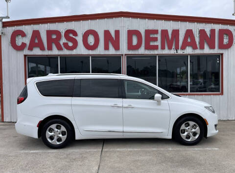 2017 Chrysler Pacifica Touring-L Plus