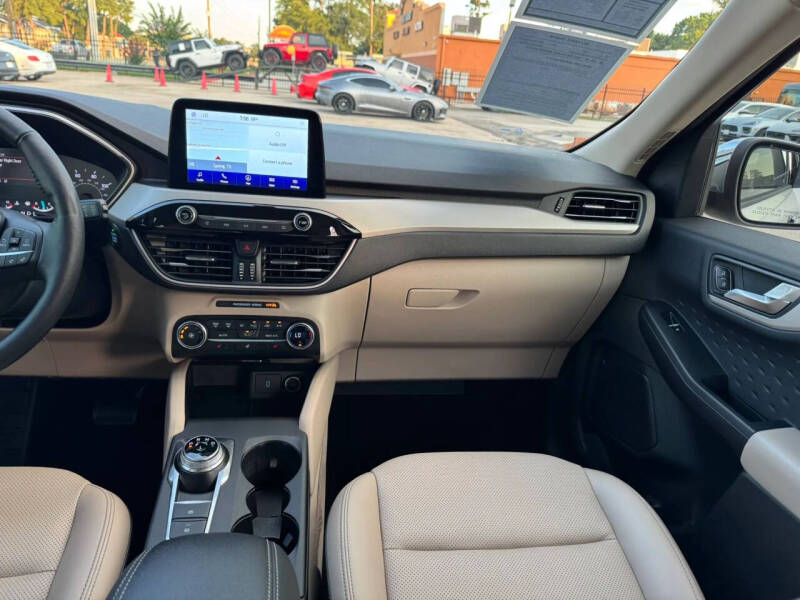 2020 Ford Escape SEL