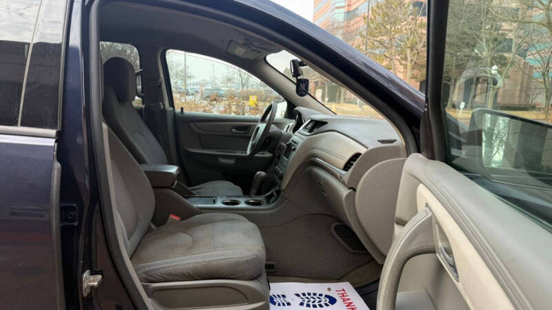 2017 Chevrolet Traverse LS