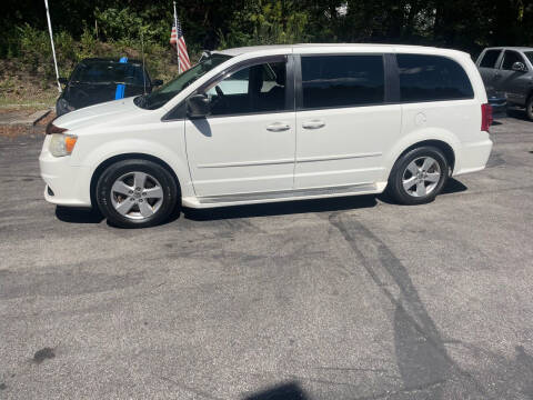 2013 Dodge Grand Caravan for sale at CHRIS AUTO SALES in Cincinnati OH