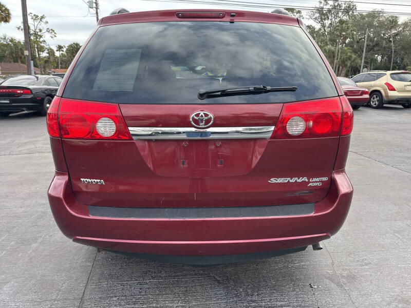 2007 Toyota Sienna LE 7-Passenger