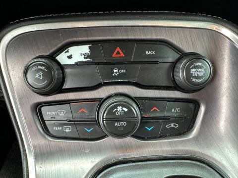 2015 Dodge Challenger SXT