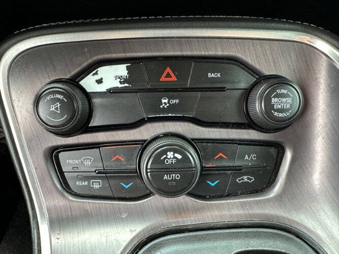 2015 Dodge Challenger SXT