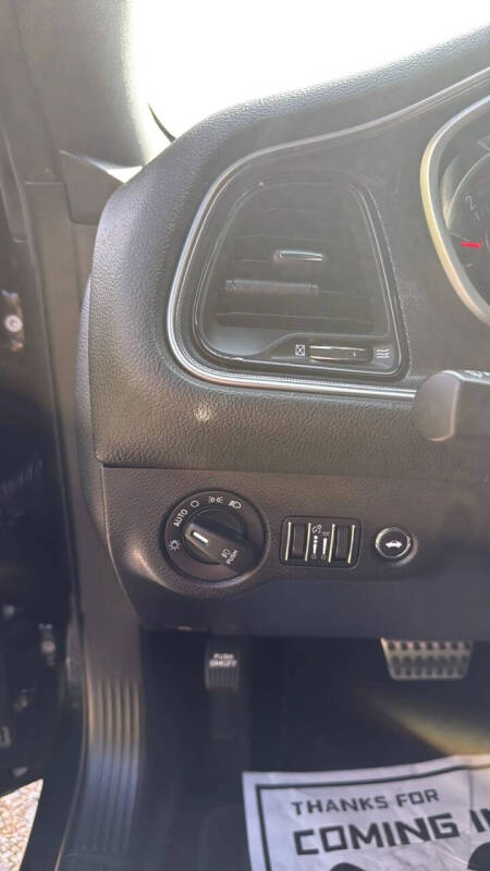 2016 Dodge Challenger 392 HEMI Scat Pack Shaker