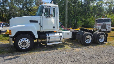 2001 Mack CH613