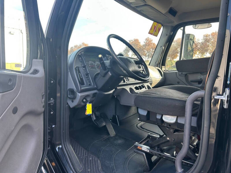 2022 Freightliner M2 106